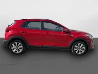 Usado Kia Stonic 100 CV (73 kW) 2022 Signal red SUV