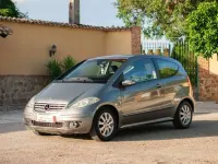 Usado Mercedes A160 Elegance 82 CV (60 kW) 2005 Gris Utilitario