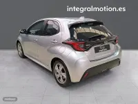 Usado Toyota Yaris Hybrid Active 115 CV (84 kW) 2025 Gris Berlina