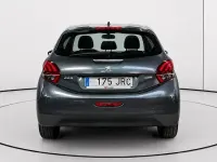 Usado Peugeot 208 Allure 100 CV (73 kW) 2016 Gris Utilitario