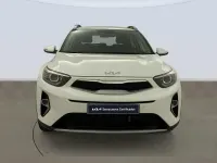 Usado Kia Stonic 100 CV (73 kW) 2025 Blanco SUV