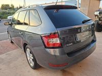 Usado Skoda Fabia Ambition 95 CV (69 kW) 2021 Gris / plata Familiar