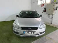 Usado Ford Focus Ambiente 90 CV (66 kW) 2006 Gris / plata Berlina