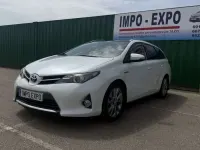 Usado Toyota Auris Touring Sports Business Edition 136 CV (100 kW) 2015 Blanco Familiar