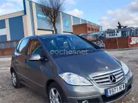 Usado Mercedes A180 Avantgarde 116 CV (85 kW) 2009 Gris / plata Monovolumen