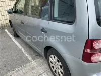 Usado VW Touran Advance 105 CV (77 kW) 2009 Gris / plata Monovolumen