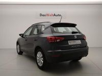 Usado Seat Arona Style 110 CV (80 kW) 2021 Gris SUV