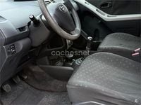 Usado Toyota Yaris 87 CV (63 kW) 2007 Azul Utilitario
