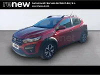 Usado Dacia Sandero Comfort 101 CV (74 kW) 2022 Rojo Berlina