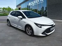 Używany Toyota Corolla Active 122 KM (89 kW) 2022 Biały Sedan/Limuzyna