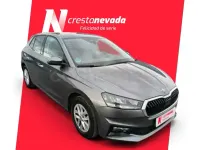 Usado Skoda Fabia Selection 80 CV (58 kW) 2024 Gris / plata Utilitario