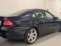 Usado Mercedes C220 Sport Edition 150 CV (110 kW) 2005 Azul Berlina