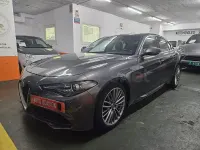 Usado Alfa Romeo Giulia Super 180 CV (132 kW) 2016 Gris / plata Berlina