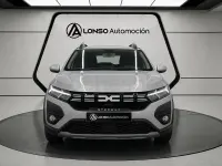 Usado Dacia Sandero Expression 91 CV (66 kW) 2024 Gris / plata Berlina