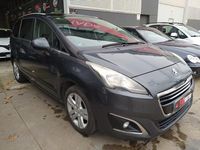 Usado Peugeot 5008 Allure 120 CV (88 kW) 2016 Gris / plata Monovolumen