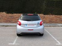 Usado Peugeot 208 Active 82 CV (60 kW) 2014 Gris / plata Utilitario