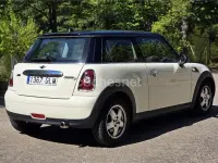 Usado Mini Cooper D 110 CV (80 kW) 2009 Beige Utilitario