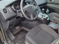 Begagnad Peugeot 5008 Active 112 HK (82 kW) 2012 Svart Minibuss