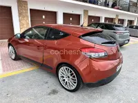 Usado Renault Mégane Dynamique 110 CV (80 kW) 2009 Granate Berlina