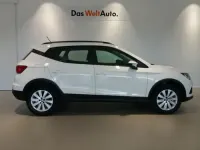 Usado Seat Arona Style 115 CV (84 kW) 2024 Gris plata SUV