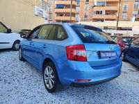 Usado Skoda Rapid Active 90 CV (66 kW) 2014 Azul Utilitario