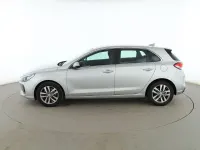 Usado Hyundai i30 140 CV (102 kW) 2017 Gris Berlina