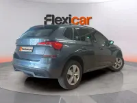 Usado Skoda Kamiq Active 95 CV (69 kW) 2021 Gris SUV