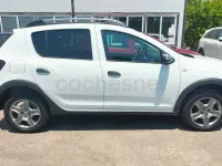 Usado Dacia Sandero Comfort 90 CV (66 kW) 2019 Blanco Berlina