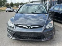 Usado Hyundai i30 Comfort 109 HP (80 kW) 2011 Cinzento Sedan