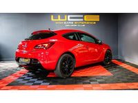 Usado Opel Astra GTC Sportive 140 CV (102 kW) 2015 Rojo Utilitario