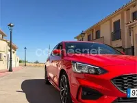 Usado Ford Focus ST-Line 125 CV (91 kW) 2022 Rojo Berlina