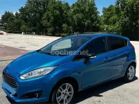 Usado Ford Fiesta Trend 100 CV (73 kW) 2015 Azul Utilitario