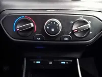 Usado Hyundai i20 100 CV (73 kW) 2023 Gris/plata Utilitario