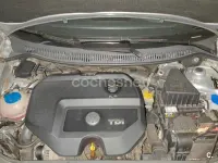 Usado VW Polo Advance 100 CV (73 kW) 2006 Gris / plata Utilitario
