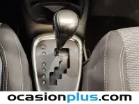 Usado Toyota Yaris Hybrid Active 100 CV (73 kW) 2016 Blanco Berlina