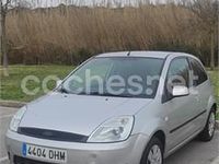 Usado Ford Fiesta 80 CV (58 kW) 2005 Gris / plata Utilitario