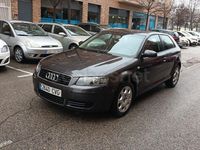 Usado Audi A3 Attraction 102 CV (75 kW) 2004 Gris / plata Utilitario