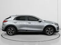 Usado Kia XCeed 136 CV (100 kW) 2022 Gris / plata SUV