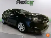 Usado Kia Ceed 136 CV (100 kW) 2023 Negro Utilitario