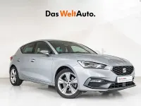 Usado Seat Leon FR 130 CV (95 kW) 2023 Gris plata Berlina