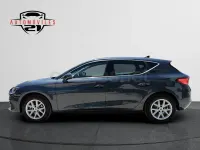 Usado Seat Leon Style 150 CV (110 kW) 2025 Gris Berlina