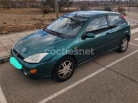 Usado Ford Focus Trend 100 CV (73 kW) 2000 Verde Berlina