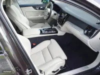 Usado Volvo V60 Plus 2025 Gris Familiar
