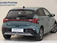 Usado Hyundai i20 100 CV (73 kW) 2025 Verde Utilitario