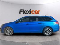 Usado Peugeot 308 SW Allure 131 CV (96 kW) 2020 Azul Familiar