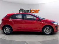 Usado Kia Rio 101 CV (74 kW) 2021 Rojo Berlina
