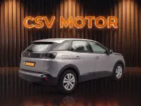 Usado Peugeot 3008 Active 131 CV (96 kW) 2021 Gris SUV