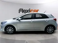 Usado Kia Rio 84 CV (61 kW) 2020 Gris Berlina