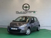 Usado Renault Clio IV Business 75 CV (55 kW) 2013 Gris / plata Berlina