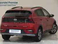 Usado Hyundai Bayon 100 CV (73 kW) 2025 Granate SUV